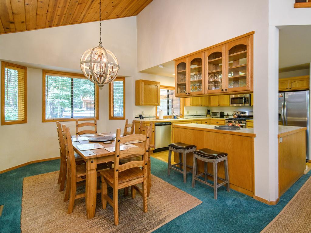 12125 Snowpeak Way Home - thumb 3