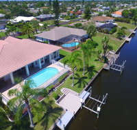 1219 SE 31st Ter - Hotels Santiago