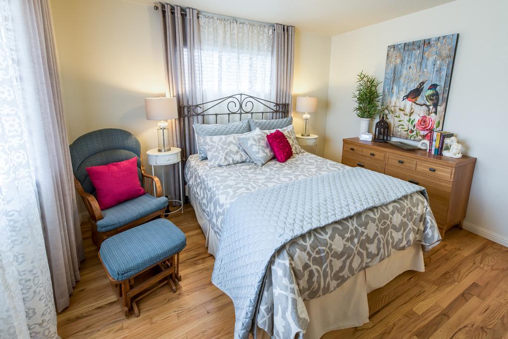 1271 Hillcrest House - thumb 1