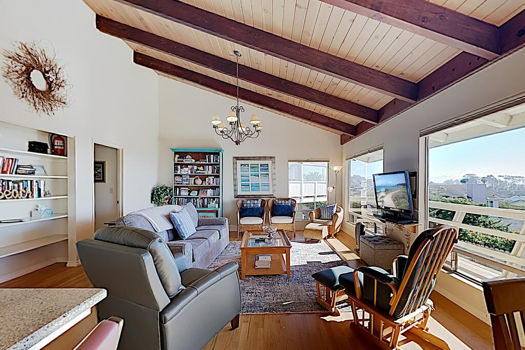 1271 Hillcrest House - thumb 0