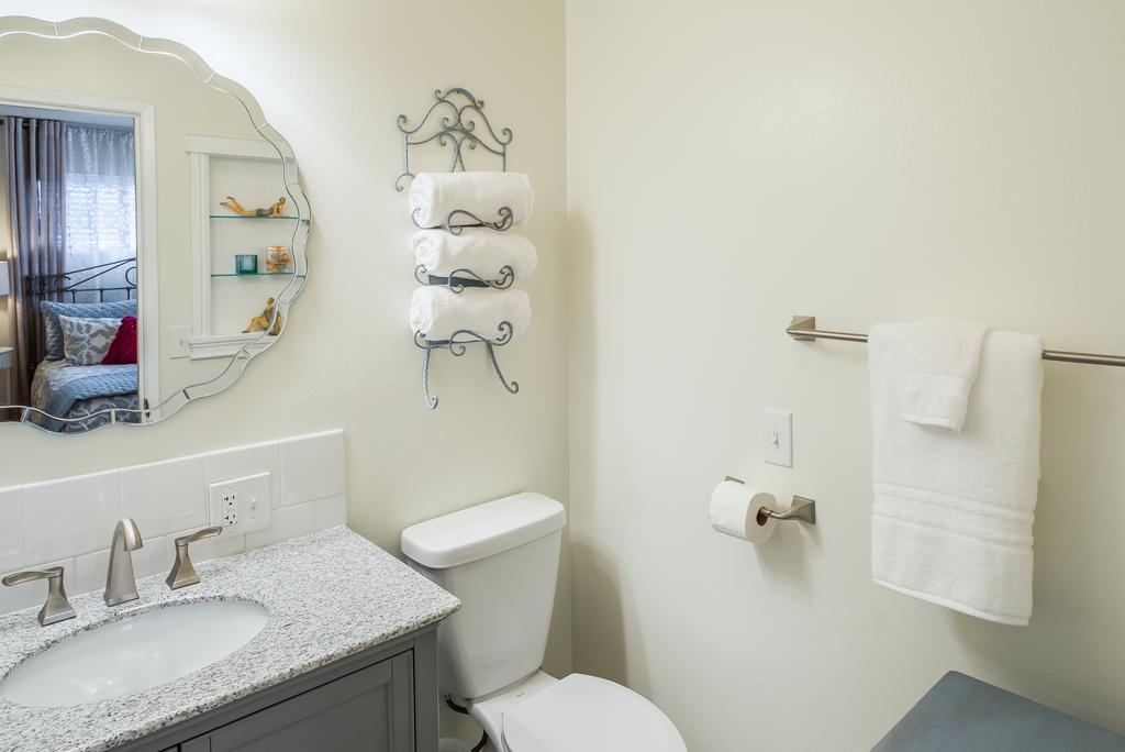 1271 Hillcrest House - thumb 2