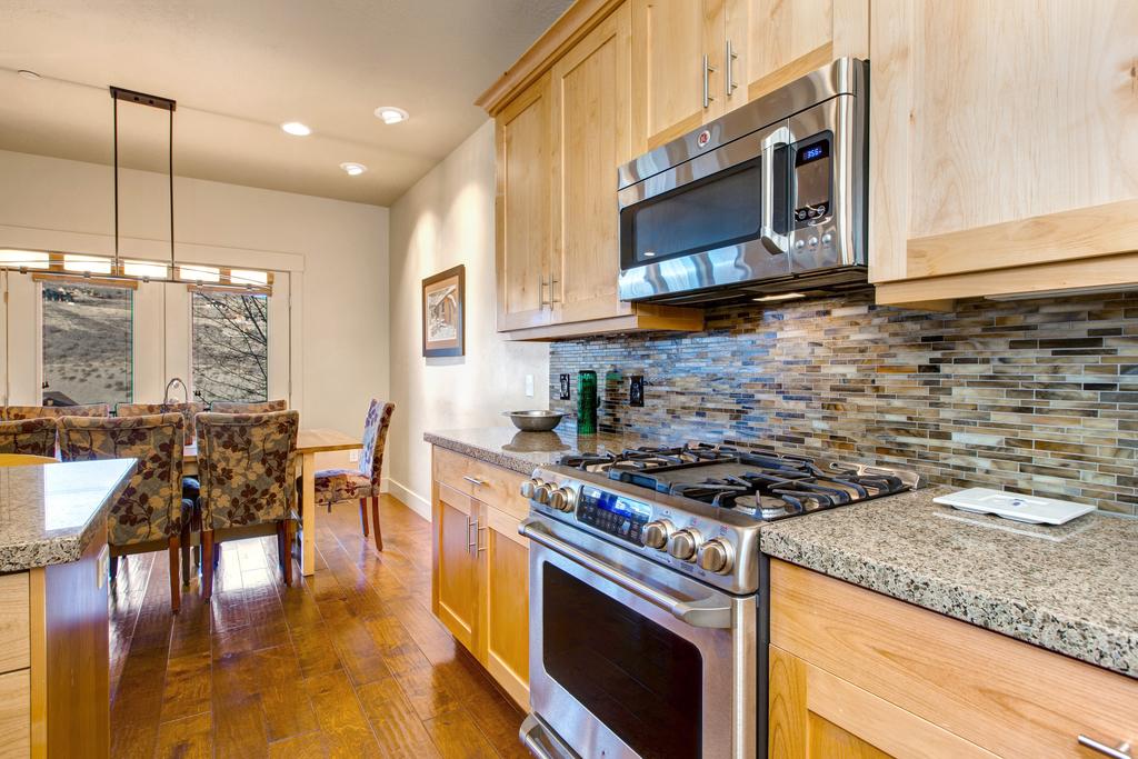13278 Alexis Luxury Retreat Townhouse - thumb 1