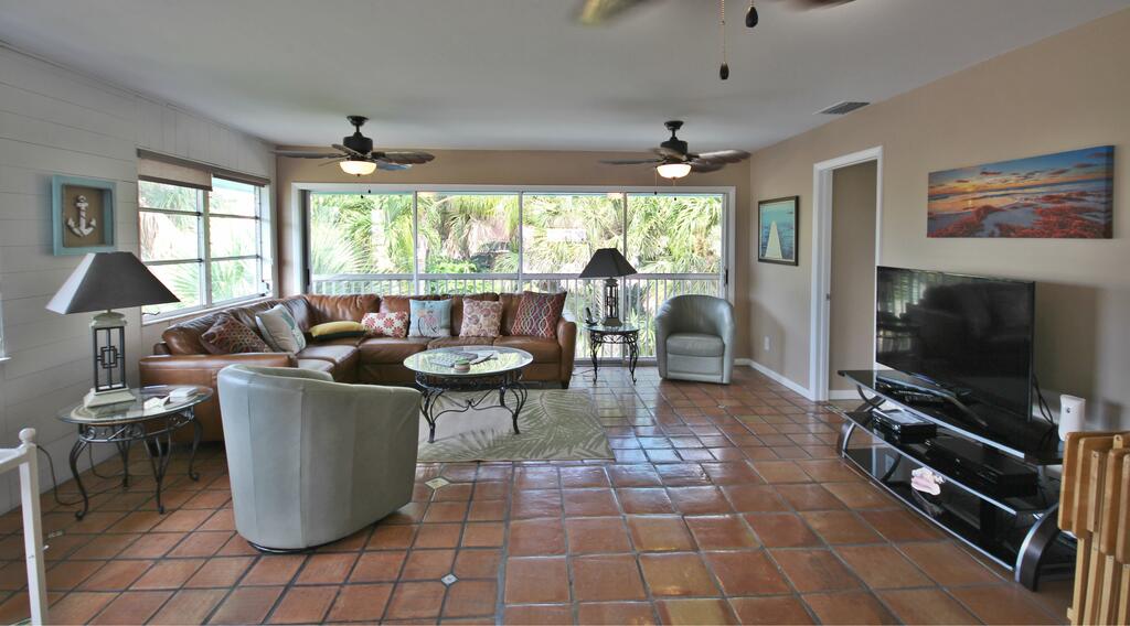 135 Mango Street - thumb 2