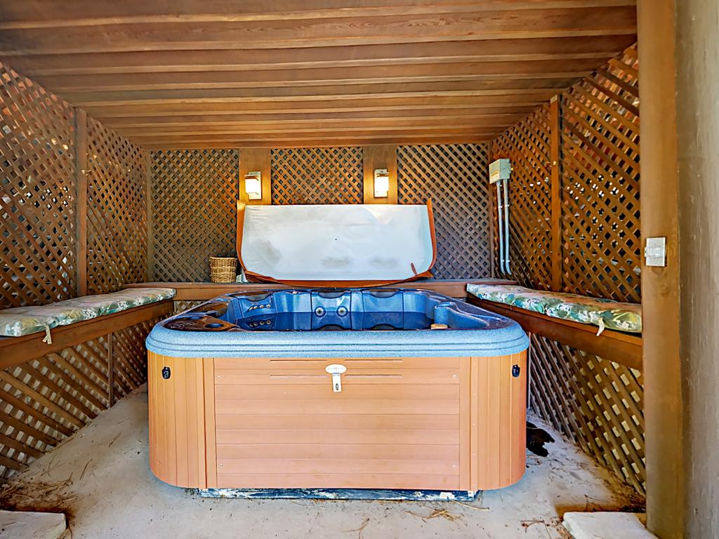 1355 Woodland Way Home - thumb 1