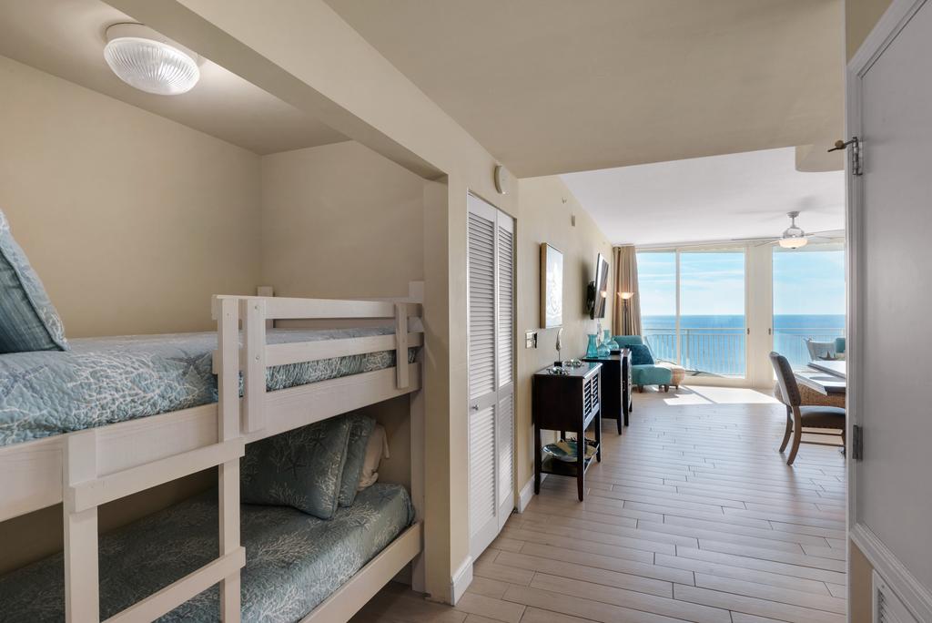 1504 - 2B/2 Bath With Bunks - Gulf Front Balcony - Living Room Faces The Gulf - thumb 1