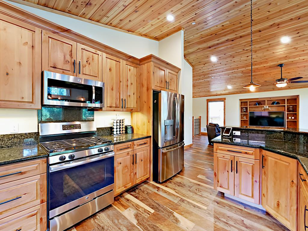 1573 Cree St Home - thumb 1