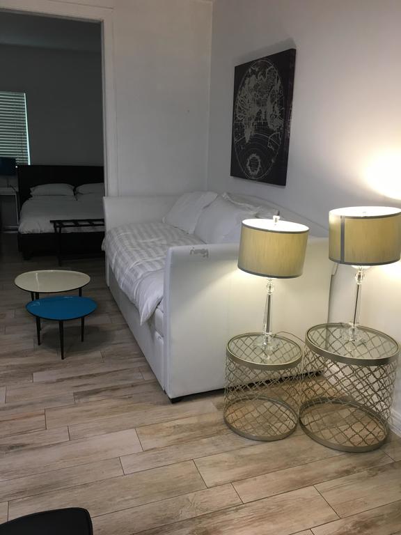 2 Bedroom Ocean Drive Newly Renovated - thumb 3