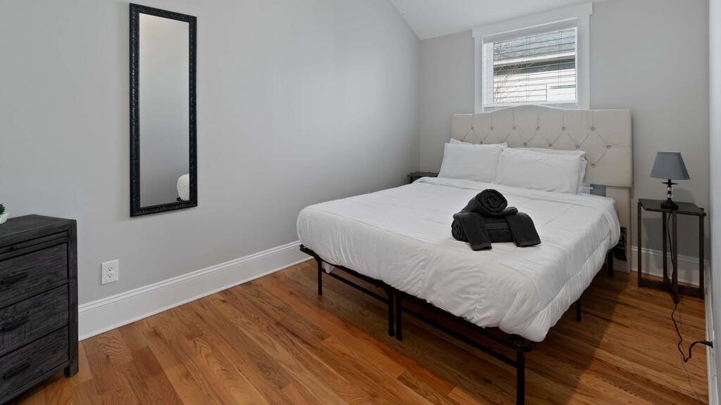 2 Bedroom, Harrill Street - thumb 3