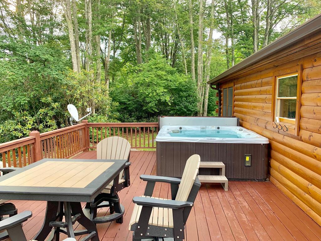 2 BR Cabin With Hot Tub, Deck, Fire Pl - thumb 0
