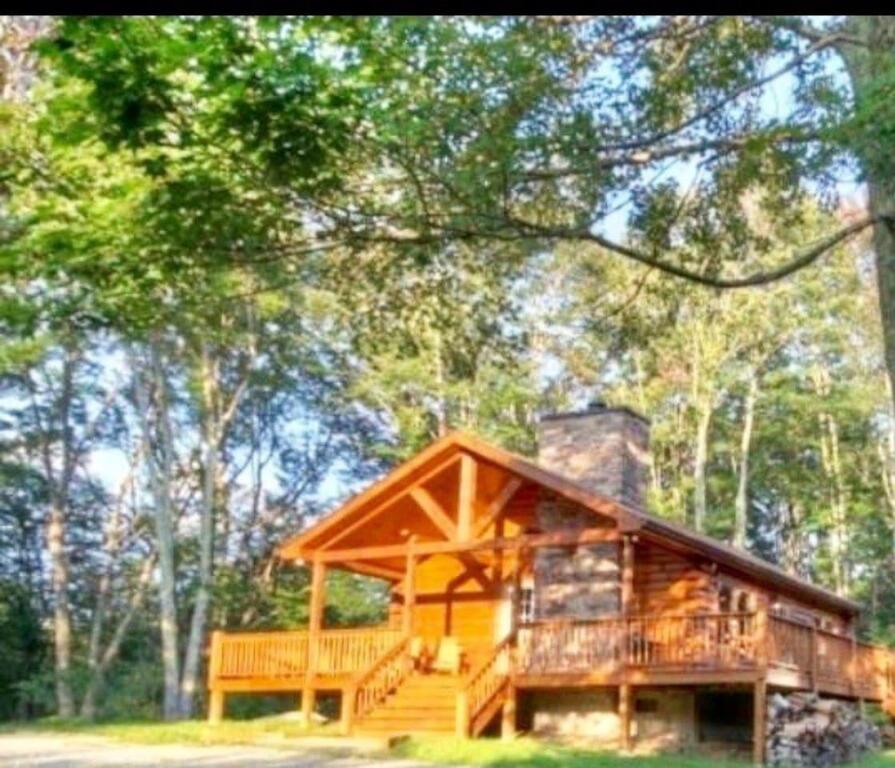 2 BR Cabin With Hot Tub, Deck, Fire Pl - thumb 1