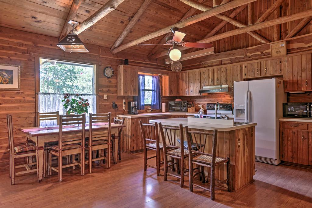 2 Canyon Lake Cabins - 3BR Total - On 2.7 Acres! - thumb 3