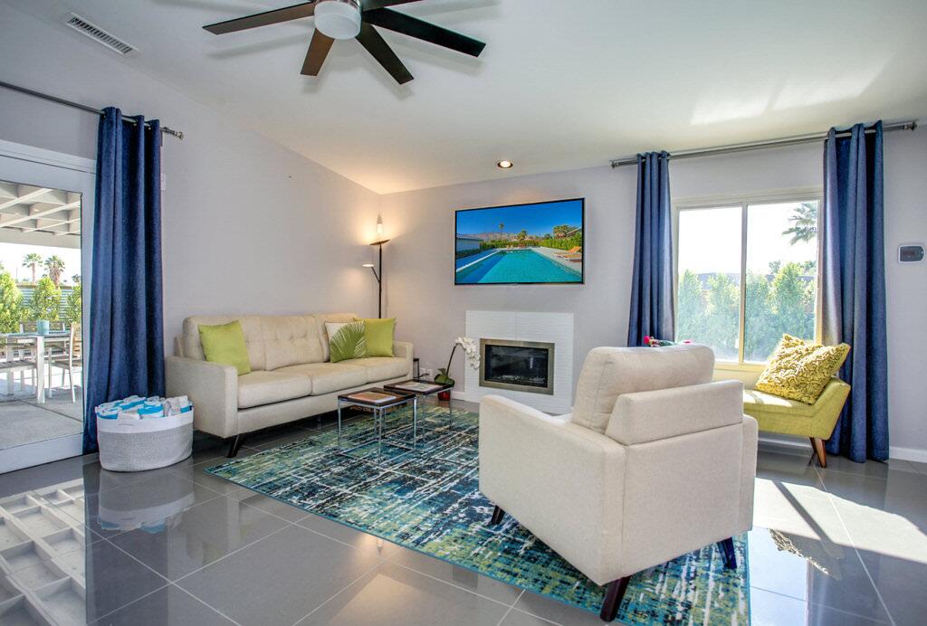 2 Pools So Cool - thumb 1