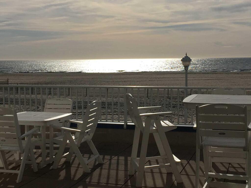 203 Belmont Towers - thumb 3