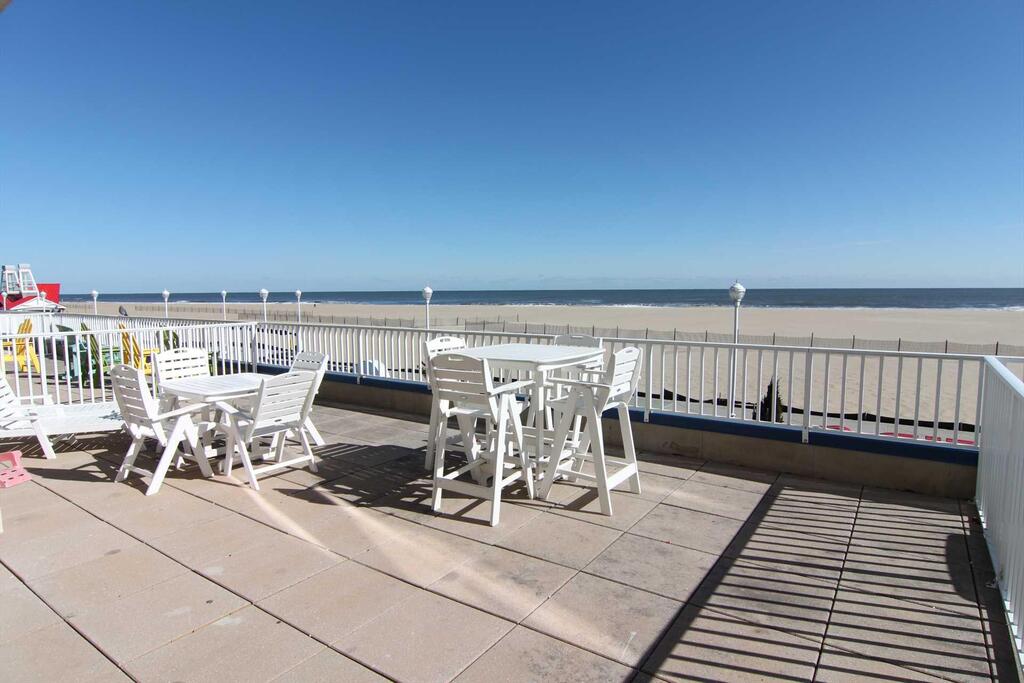 203 Belmont Towers - thumb 0