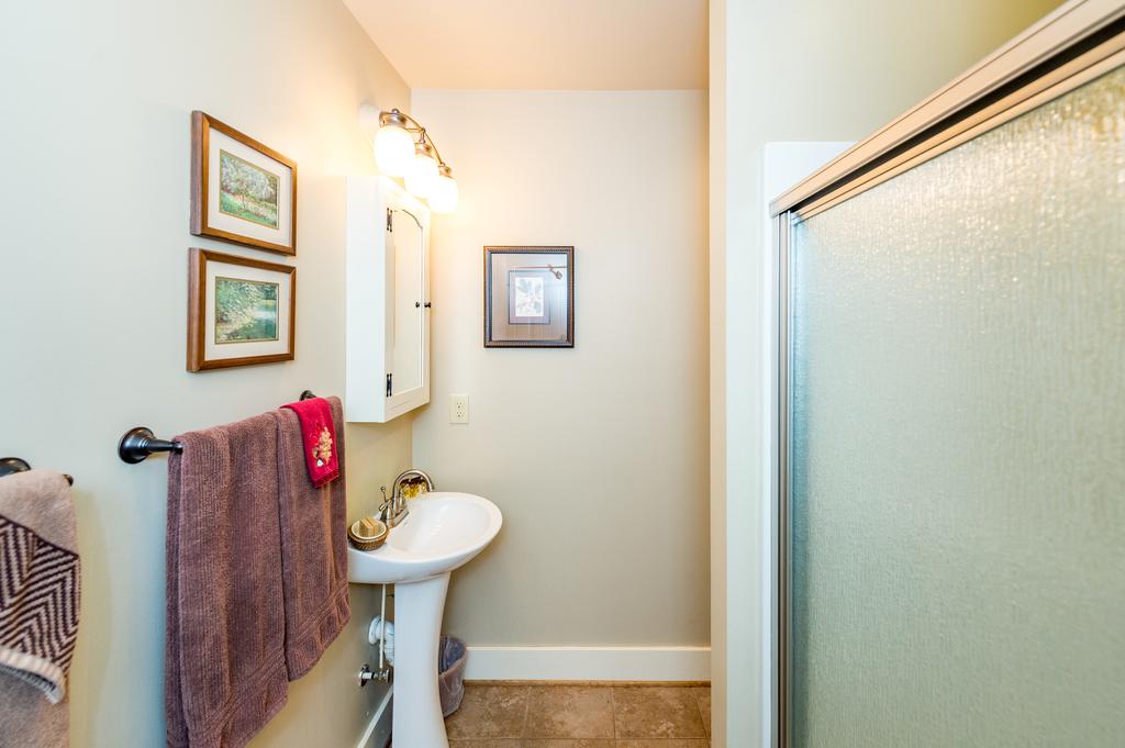 205 Kerlee Heights Home - thumb 3