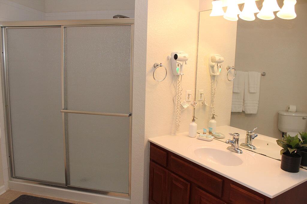 210 Disney Universal Convention Center - thumb 2