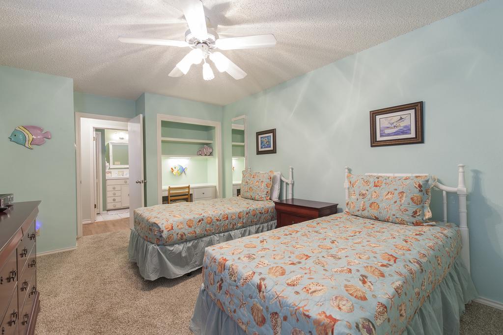 211 W Oleander - thumb 3