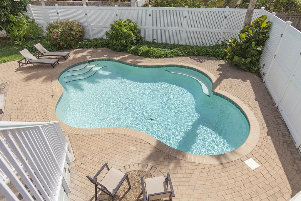 211 W Oleander - thumb 2