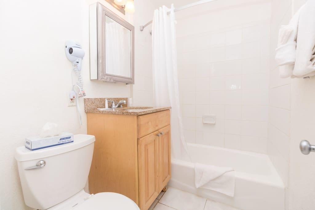 218 Studio Apt Hollywood Beach - thumb 3