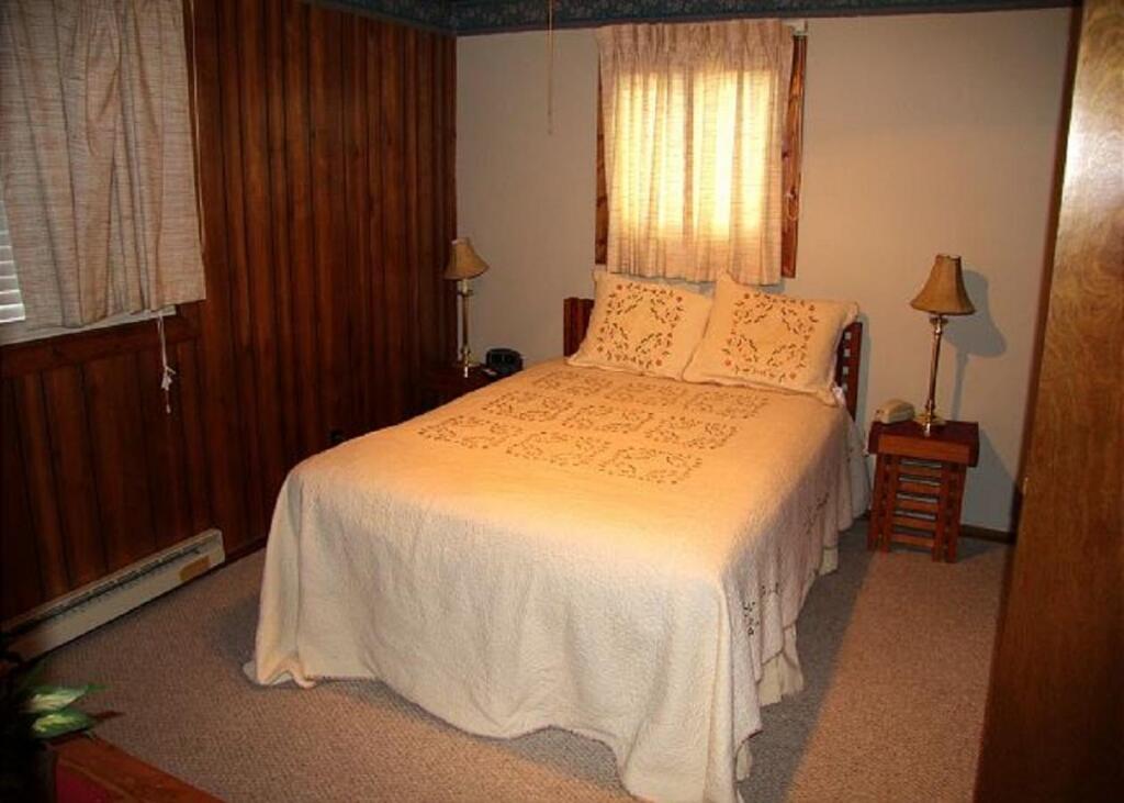 2201 - Silver 2 Bdrm - 1000 SF Sleeps 6 - thumb 2