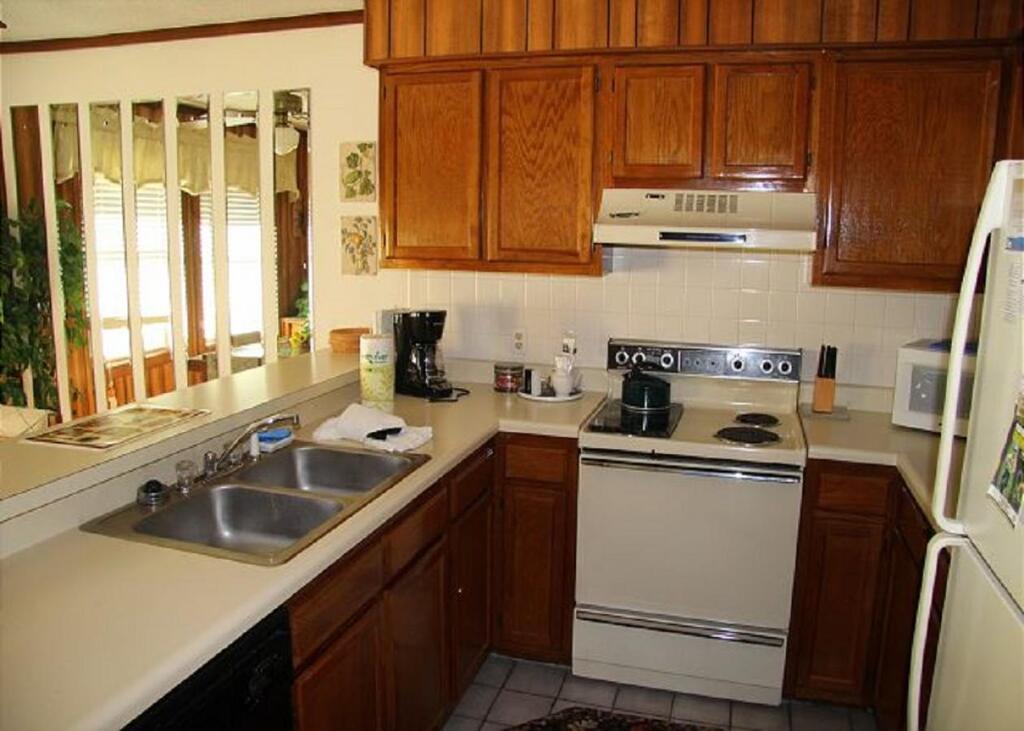 2201 - Silver 2 Bdrm - 1000 SF Sleeps 6 - thumb 3