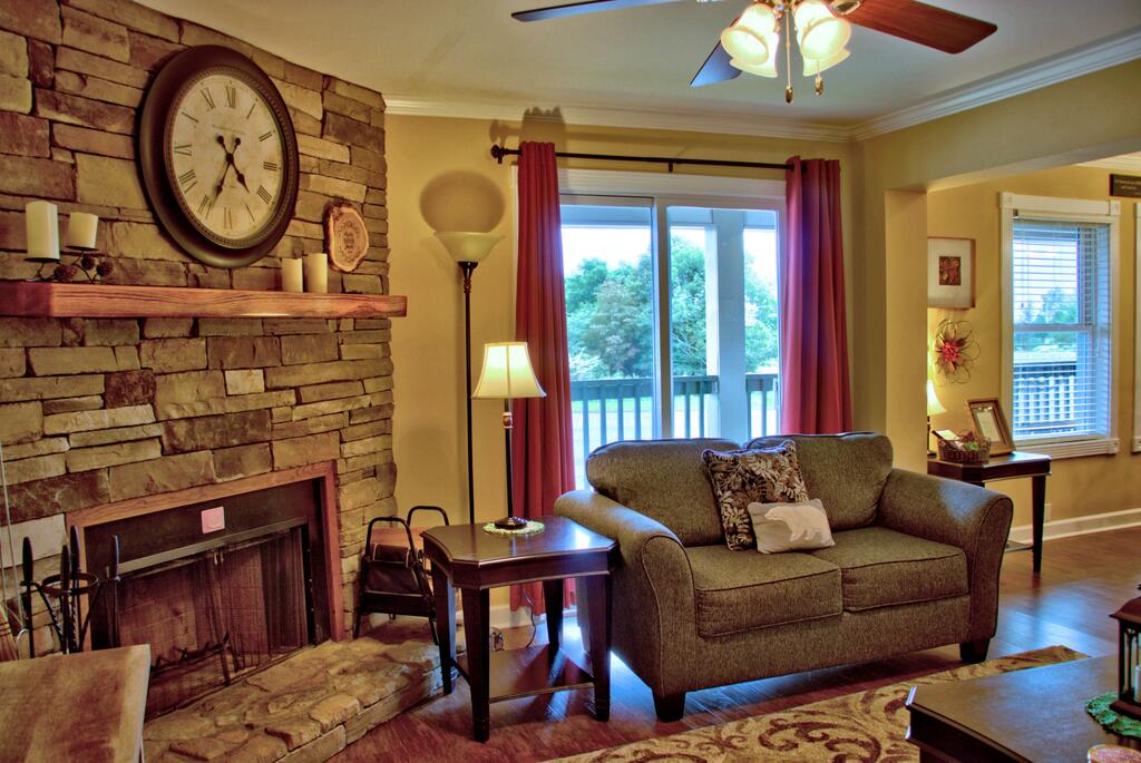 2209 - Platinum 2 Bdrm- 1000 SF Sleeps 6 - thumb 0