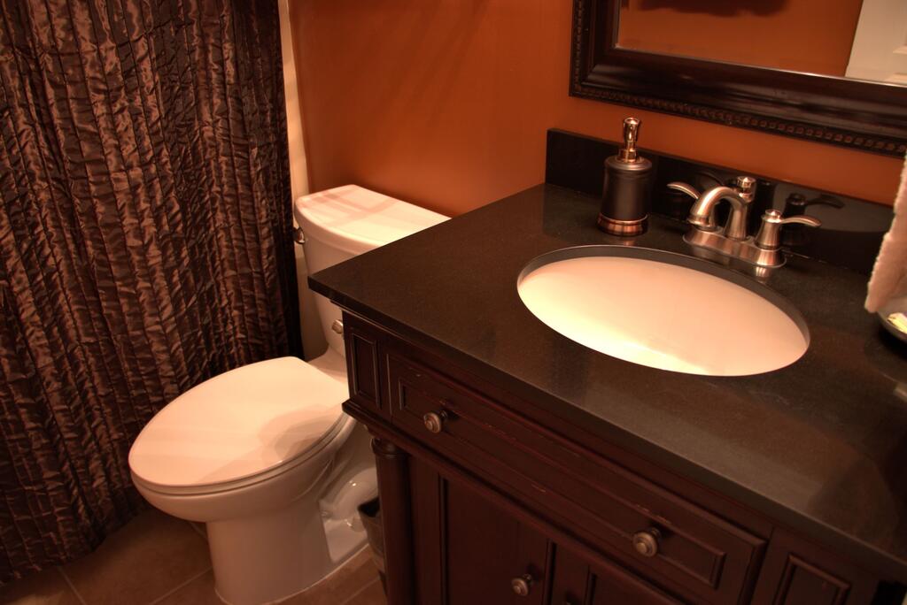 2209 - Platinum 2 Bdrm- 1000 SF Sleeps 6 - thumb 1