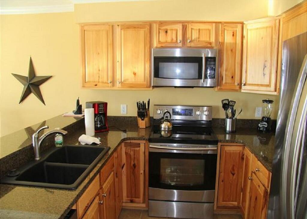 2215 - Platinum 2 Bdrm- 1000 SF Sleeps 6 - thumb 3