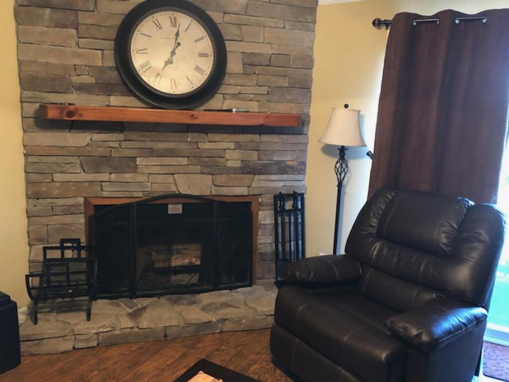 2215 - Platinum 2 Bdrm- 1000 SF Sleeps 6 - thumb 0