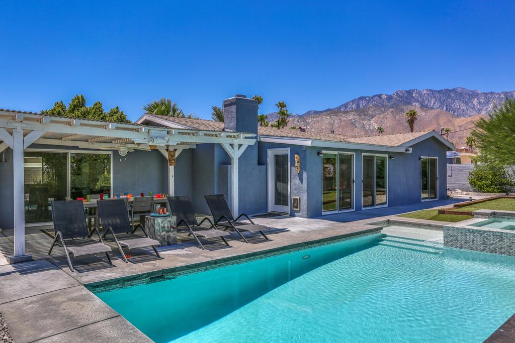 2342 N Victoria Road Home - thumb 0