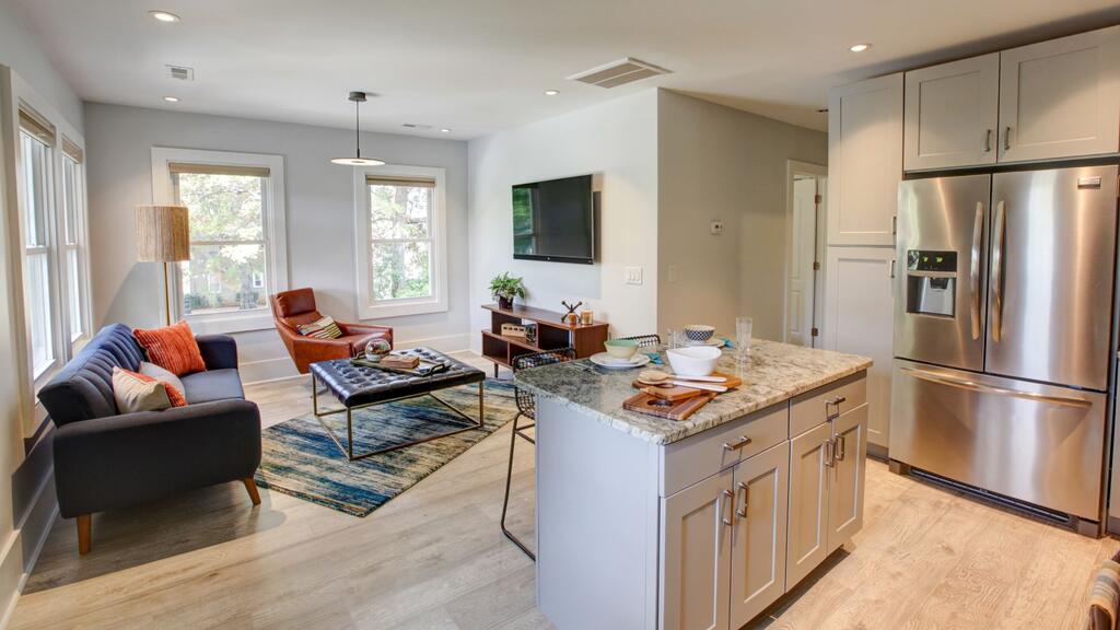 2BR At South Mint Street - thumb 2