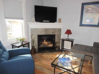 2br Empire Avenue WALK to Lifts and Main St - No Car Required Hotels Santiago