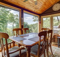 3 Bed 2 Bath Vacation home in Blue Ridge - Hotels Santiago