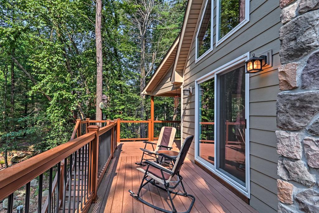 3-Story LK Harmony Resort Chalet With Fire Pit & Deck - thumb 2