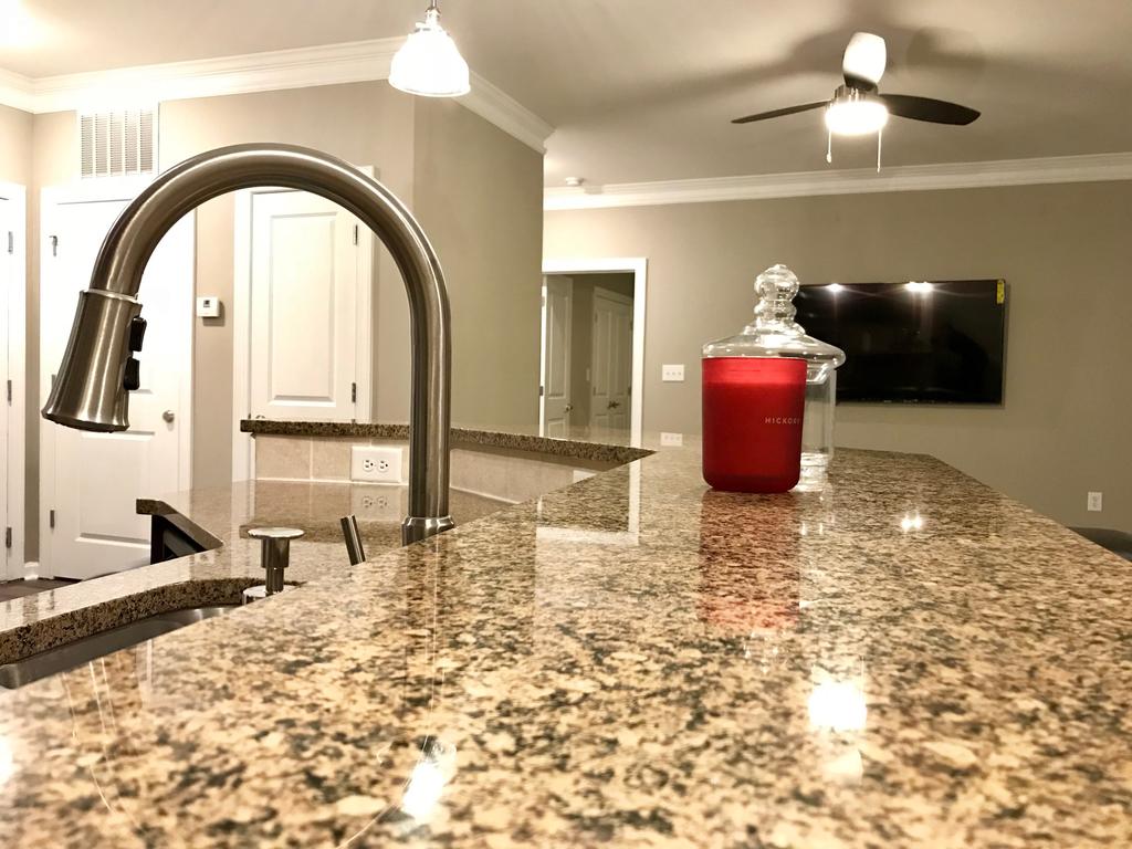 300 Piedmont Ave - thumb 0