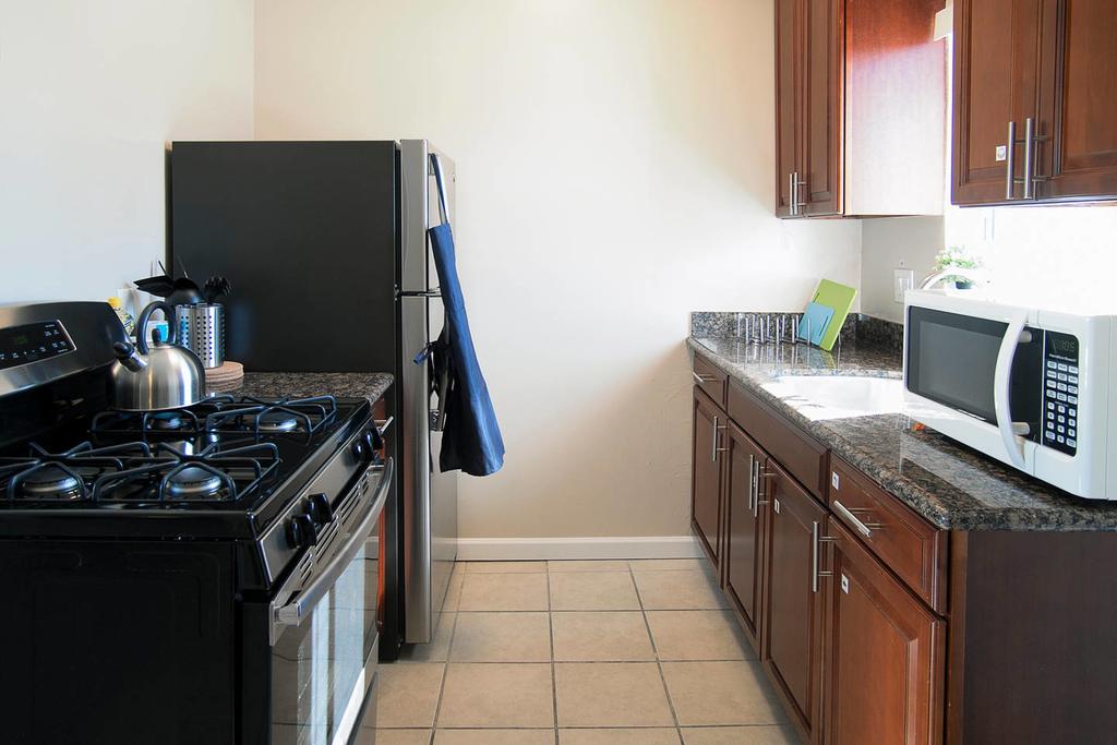 301#2  Clean & Cozy 1BR/1BR Business And Travel Ready - thumb 2