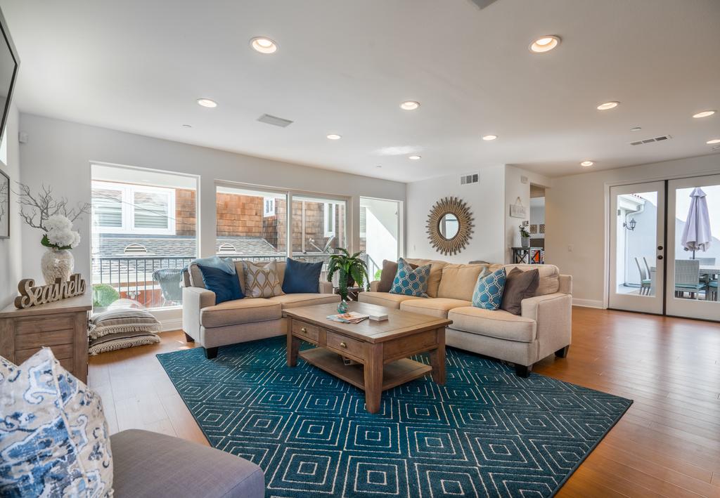 310 1/2 Iris Ave. 3 Bedroom Condo - thumb 1