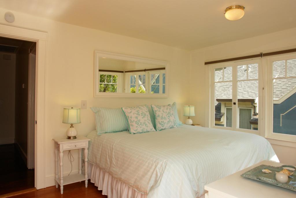 3118 Yellow House Main - thumb 3