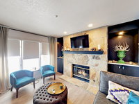 3160 Deer Valley Drive East 8 Townhouse Hotels Santiago