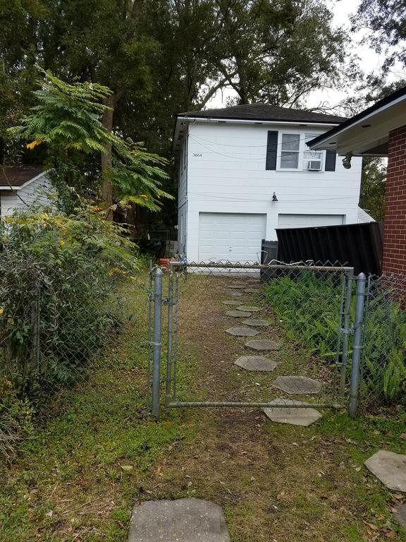 3864 Walsh Street Apartment - thumb 1