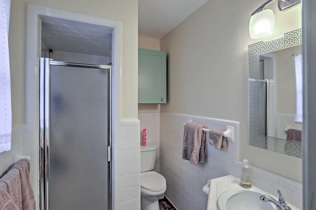 3BR Glen Rose House Walking Distance From Town! - thumb 0