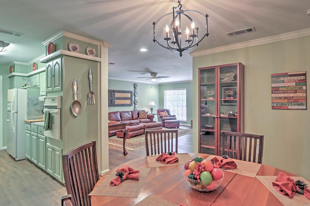 3BR Glen Rose House Walking Distance From Town! - thumb 1