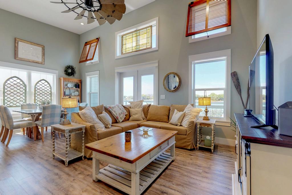 4 Bed 3 Bath Vacation Home In Okaloosa Island - thumb 2