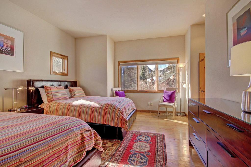 401 Creekside Townhome Home - thumb 3