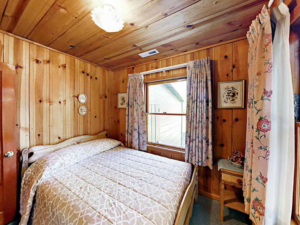 4025 Azure Avenue Home - thumb 3