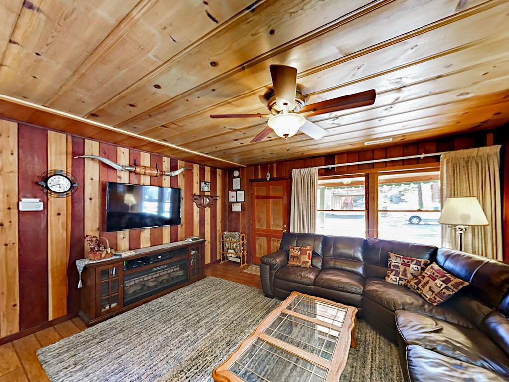 4025 Azure Avenue Home - thumb 1