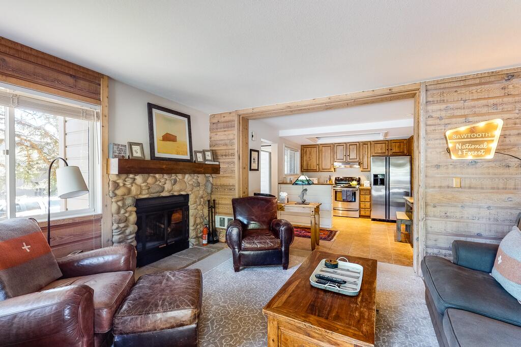 4027 Bluff - thumb 1