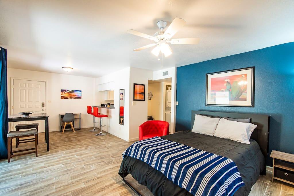 41A Modern Large Studio Condo W Heated Pool - thumb 1