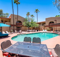 41A Modern Large Studio Condo w heated pool - Tourism Bookings