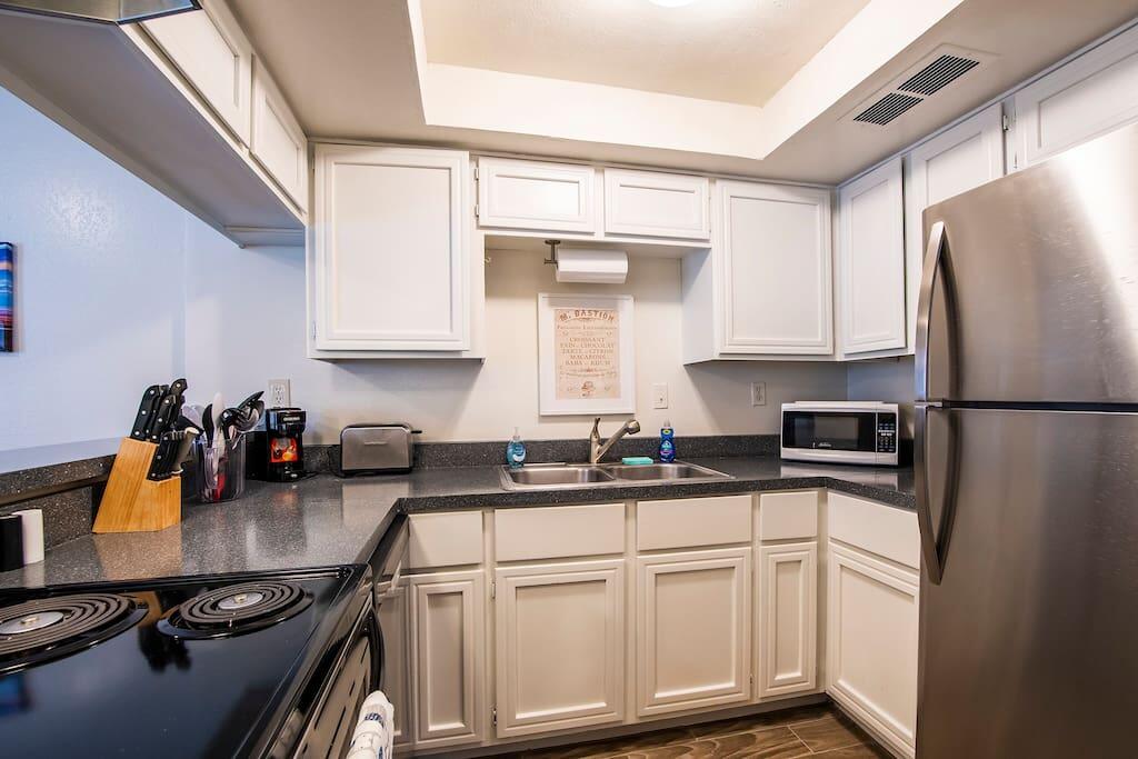 41A Modern Large Studio Condo W Heated Pool - thumb 3